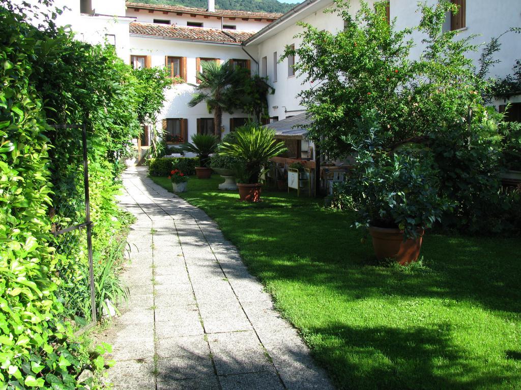 Albergo Ristorante Borghese Montereale Valcellina Exterior foto